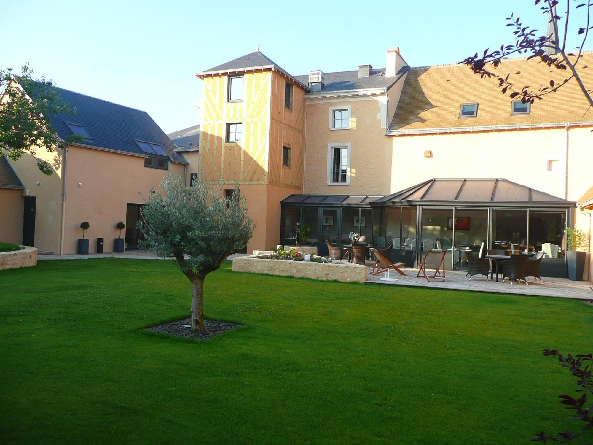 Hotel Le Saint Aubin Chevillé Εξωτερικό φωτογραφία