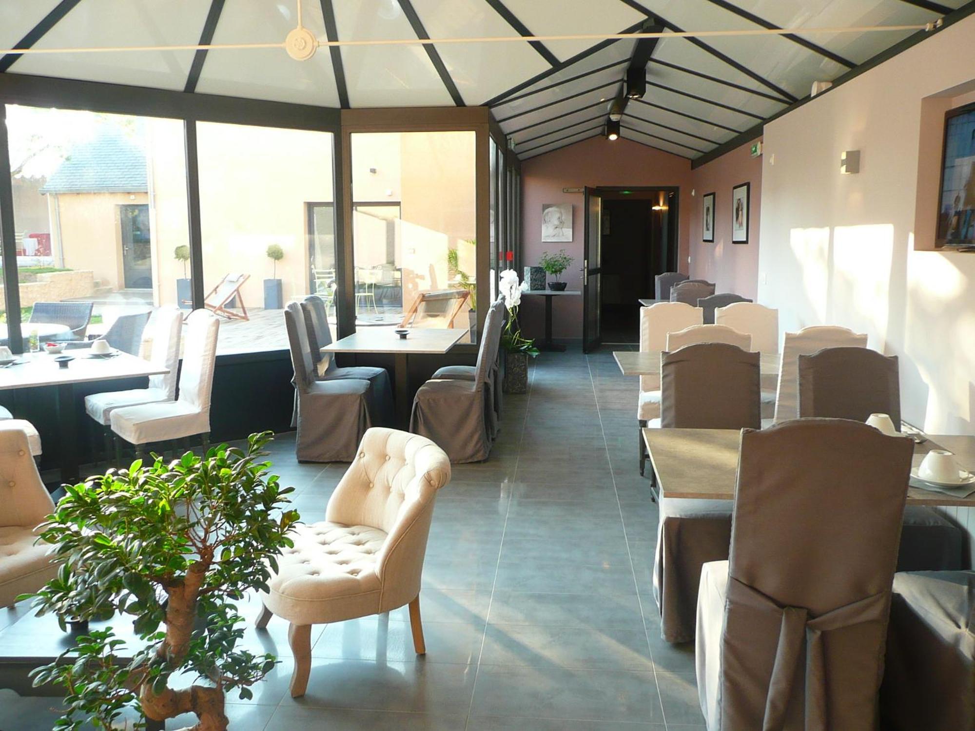 Hotel Le Saint Aubin Chevillé Εξωτερικό φωτογραφία